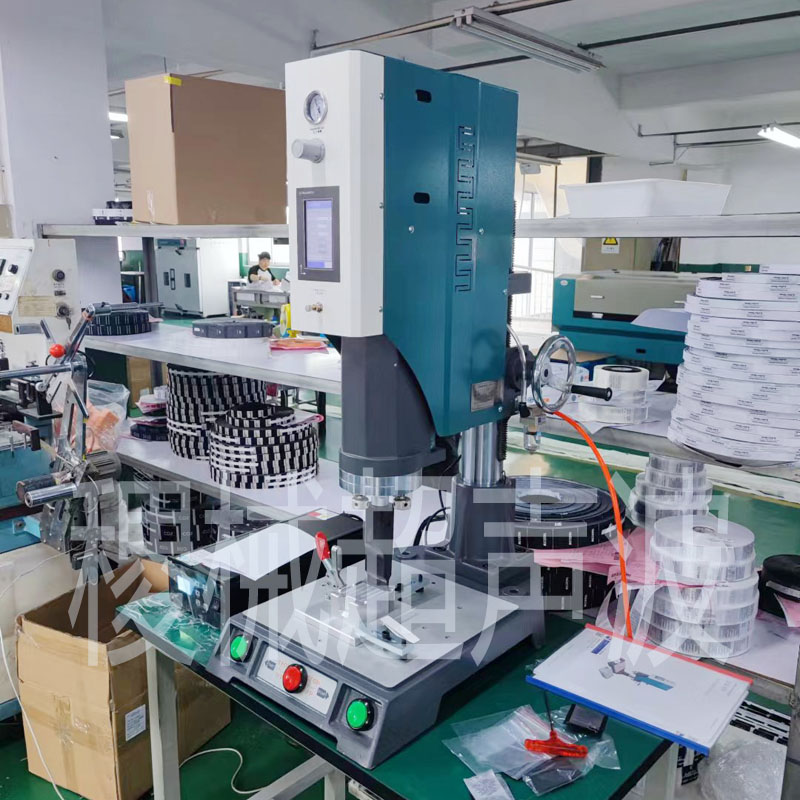 商標焊接.jpg 商標焊接.jpg